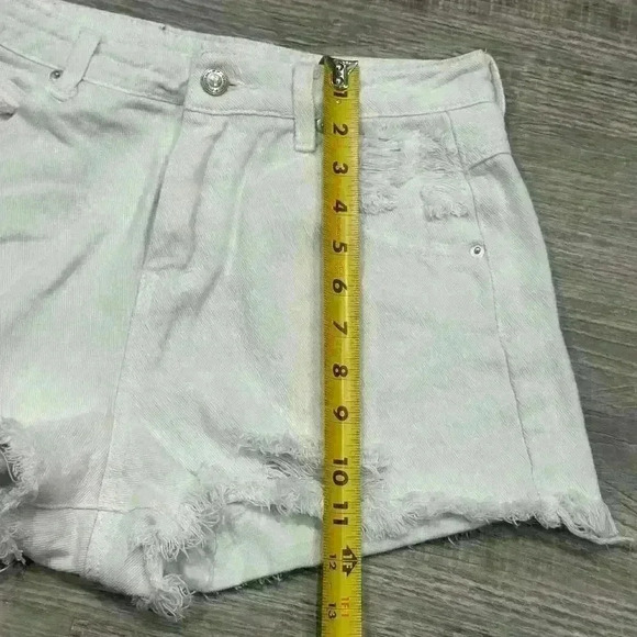 Princess Polly White Raw Hem Distressed Denim Shorty Shorts Sz 2 Boho Chic - Picture 8 of 13